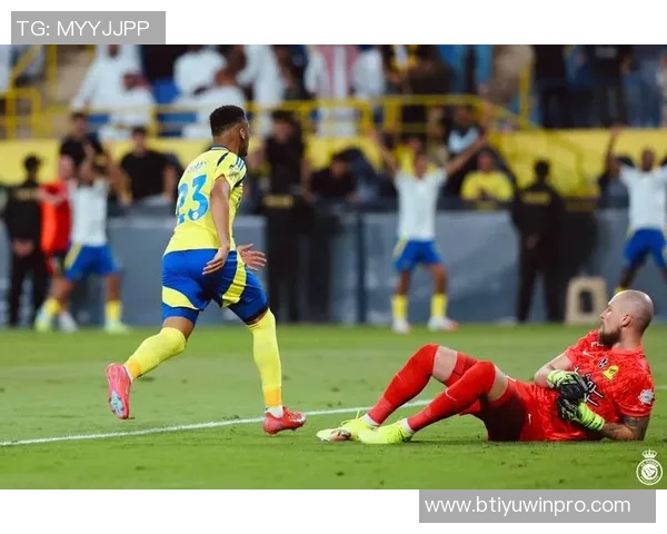 本泽马社交媒体庆祝战胜利雅得胜利强调团队承诺与重要胜利